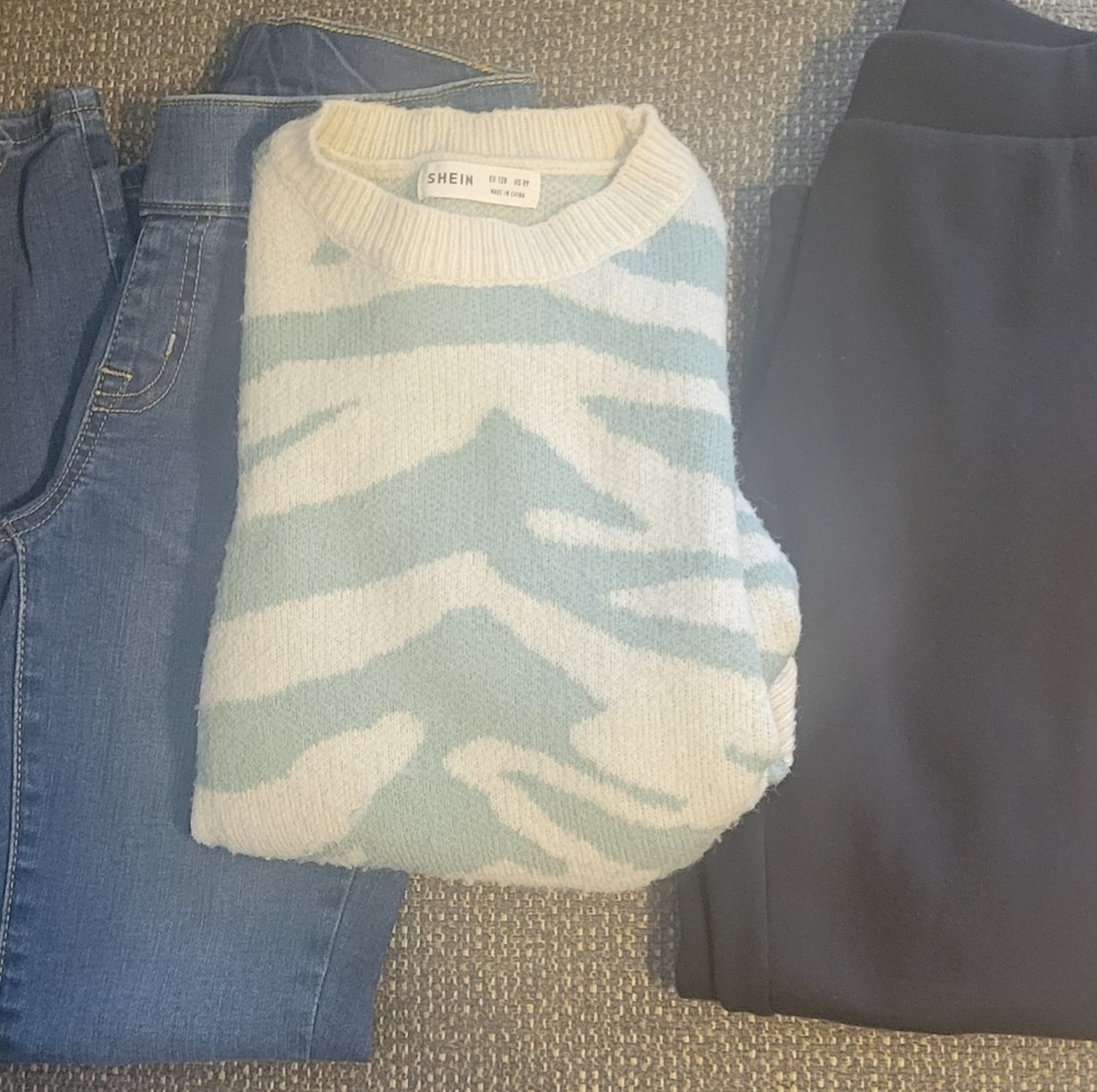 Kids clothes (pants and crop sweater)